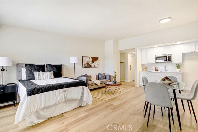 1706 Sessums Dr unit 11 – photo 2