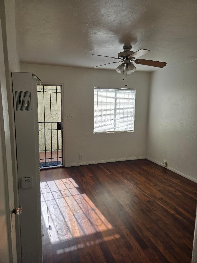 3576 Grim Ave – photo 2