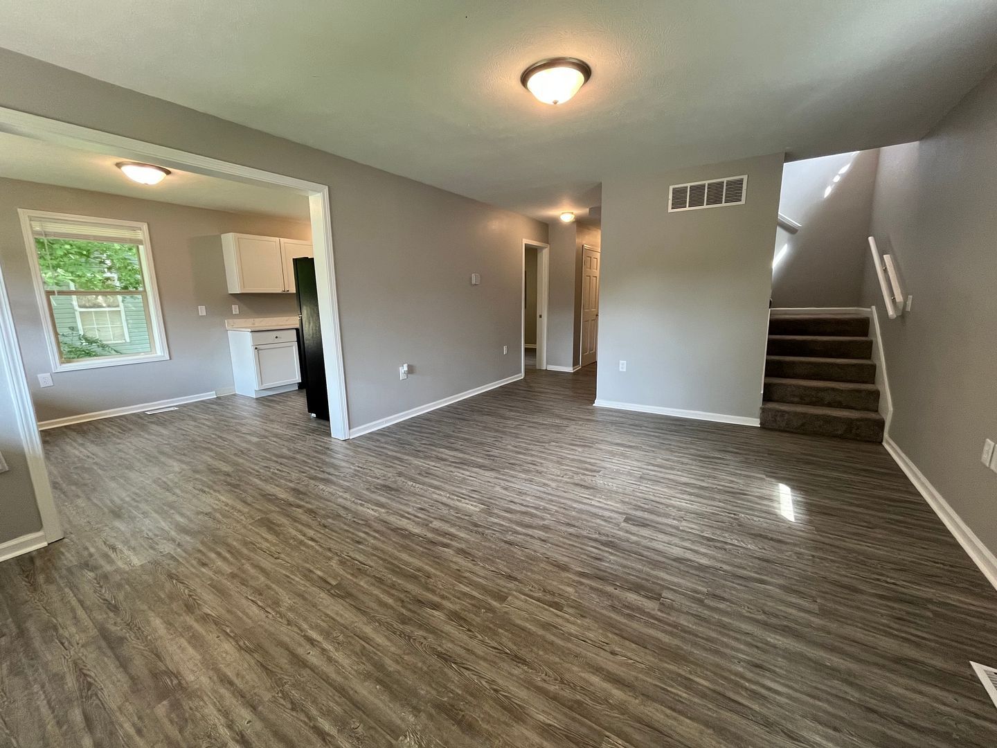 328 S Yellow Springs St – photo 2
