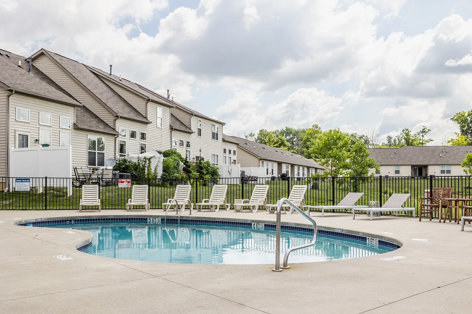 Wheaton Village Apartments – photo 2