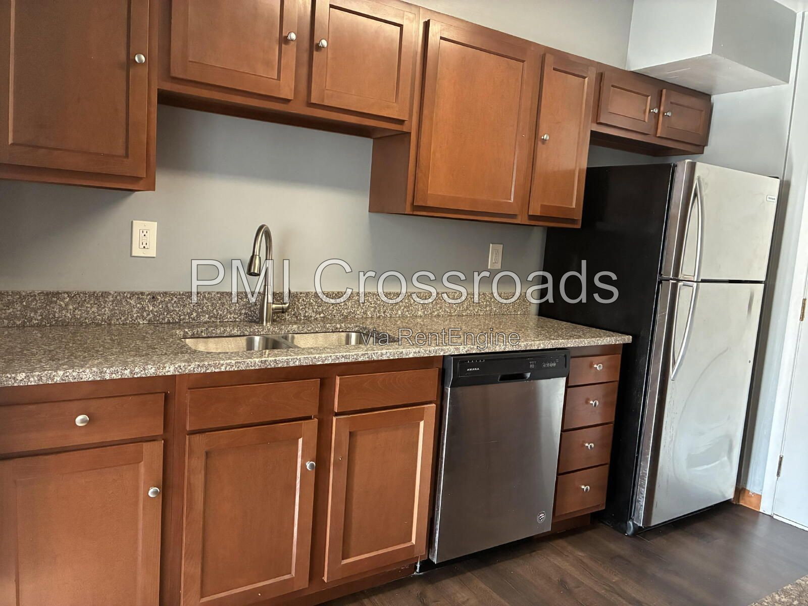 16025 Van Aken Blvd unit Apartment 201 – photo 5