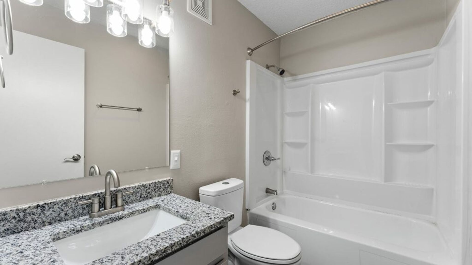 The Avenue Apartments – photo 5