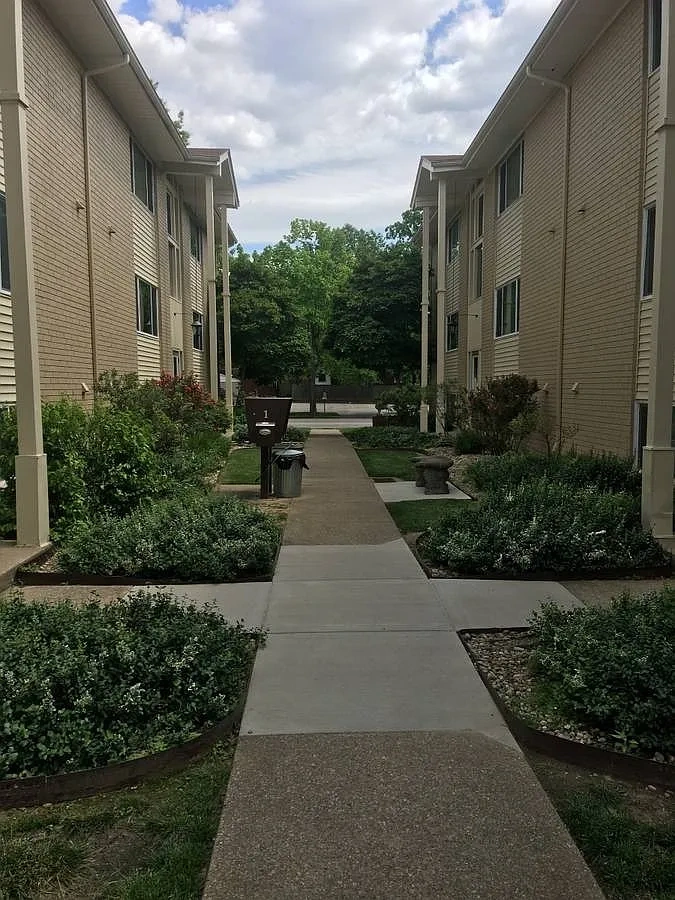 Elm Grove Apartments – photo 3