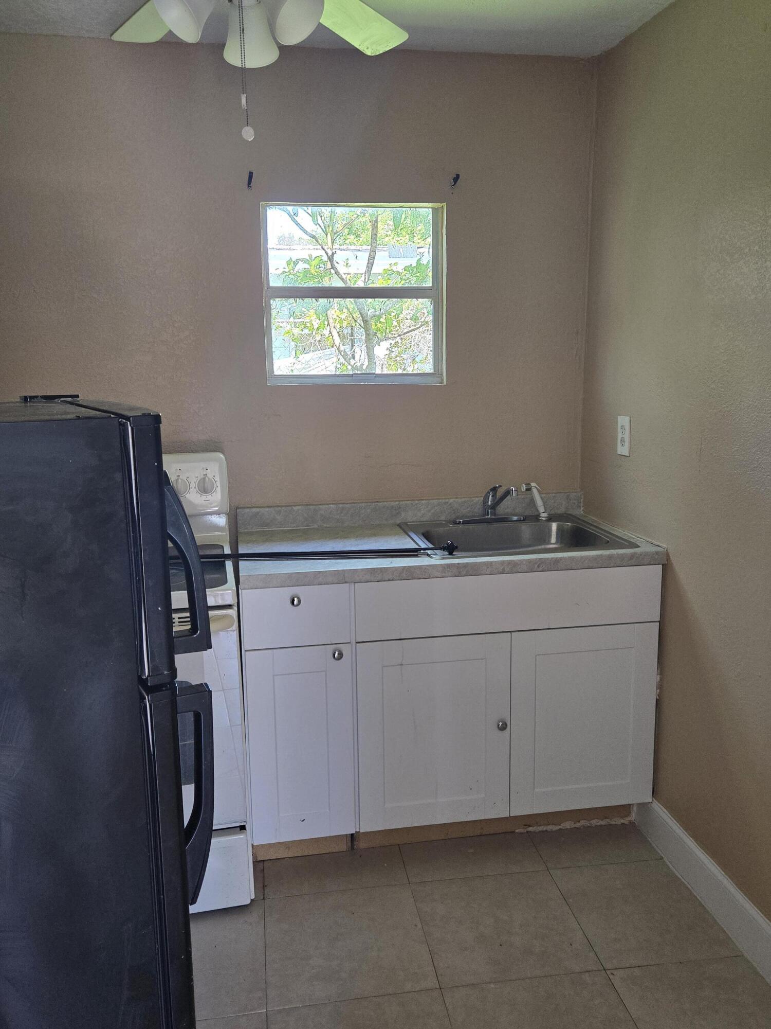 815 Silver Beach Rd unit B – photo 4
