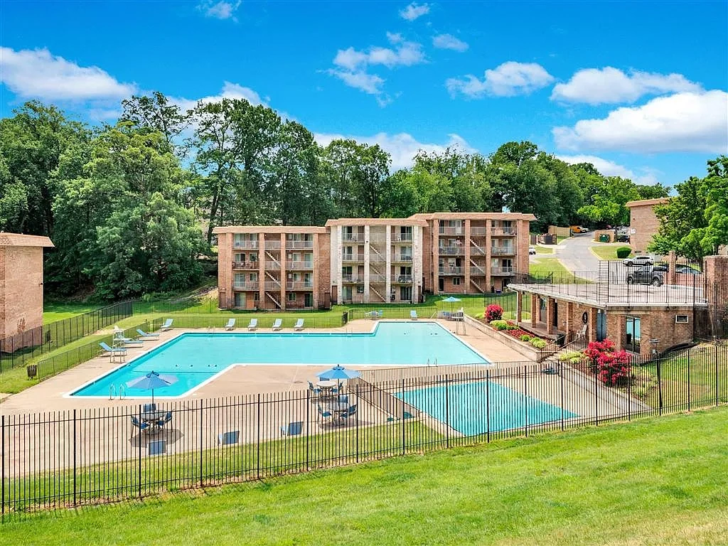 Montgomery White Oak Apartments – photo 2