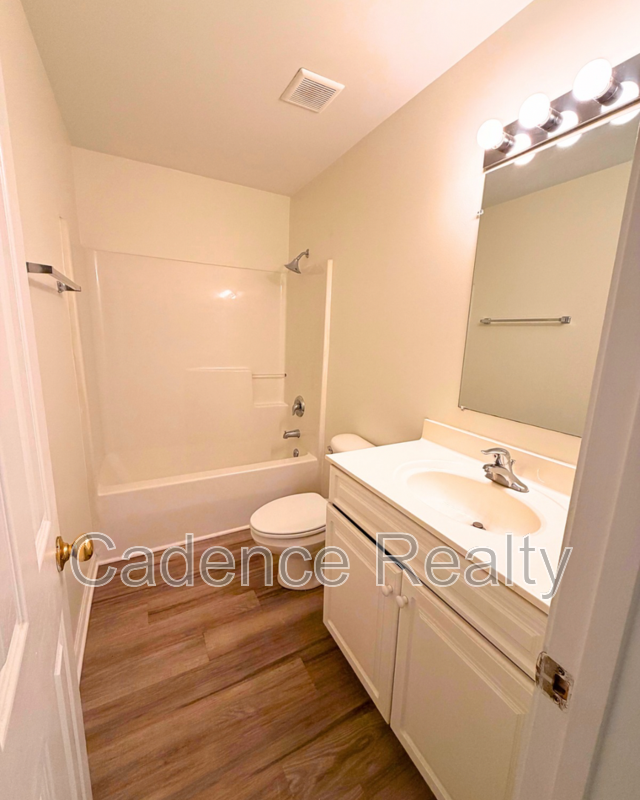 223 Charter Dr – photo 4