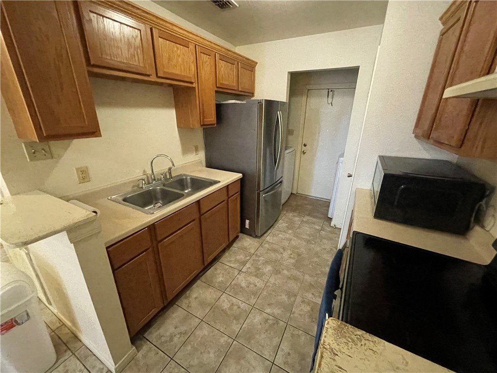 2109 Breezeway Cir – photo 4