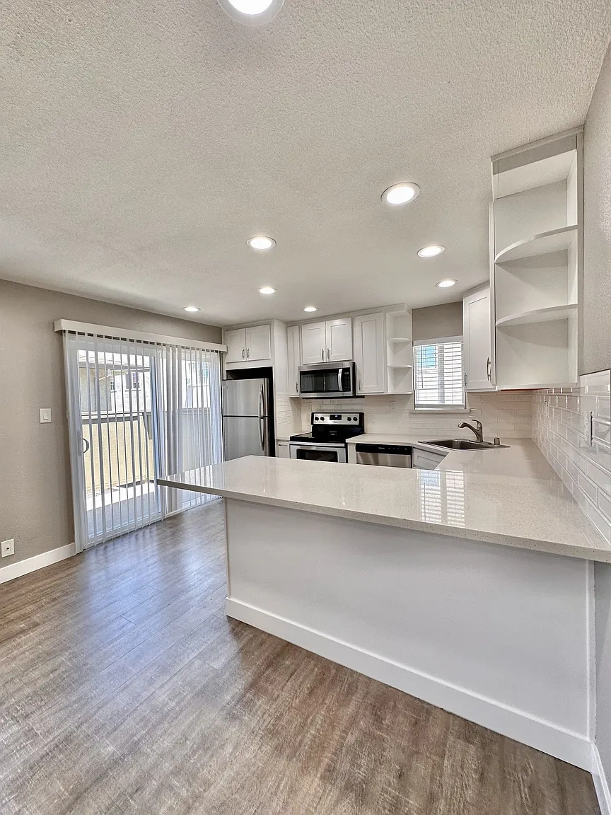 2080 Fruitdale Ave – photo 4