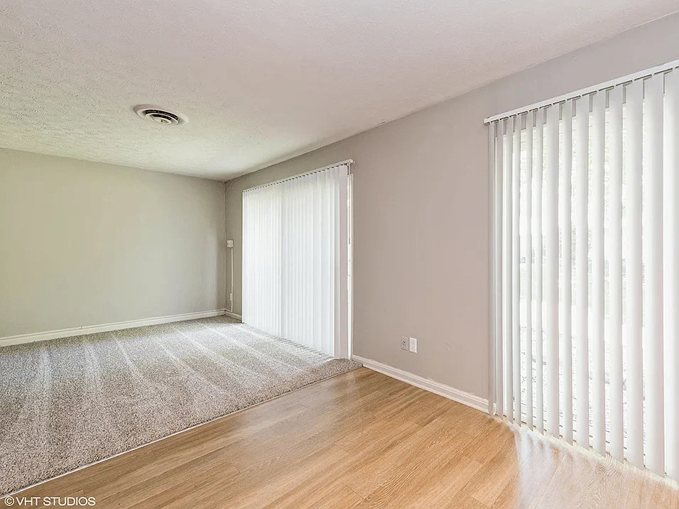Carriage Hill Apartments – photo 4