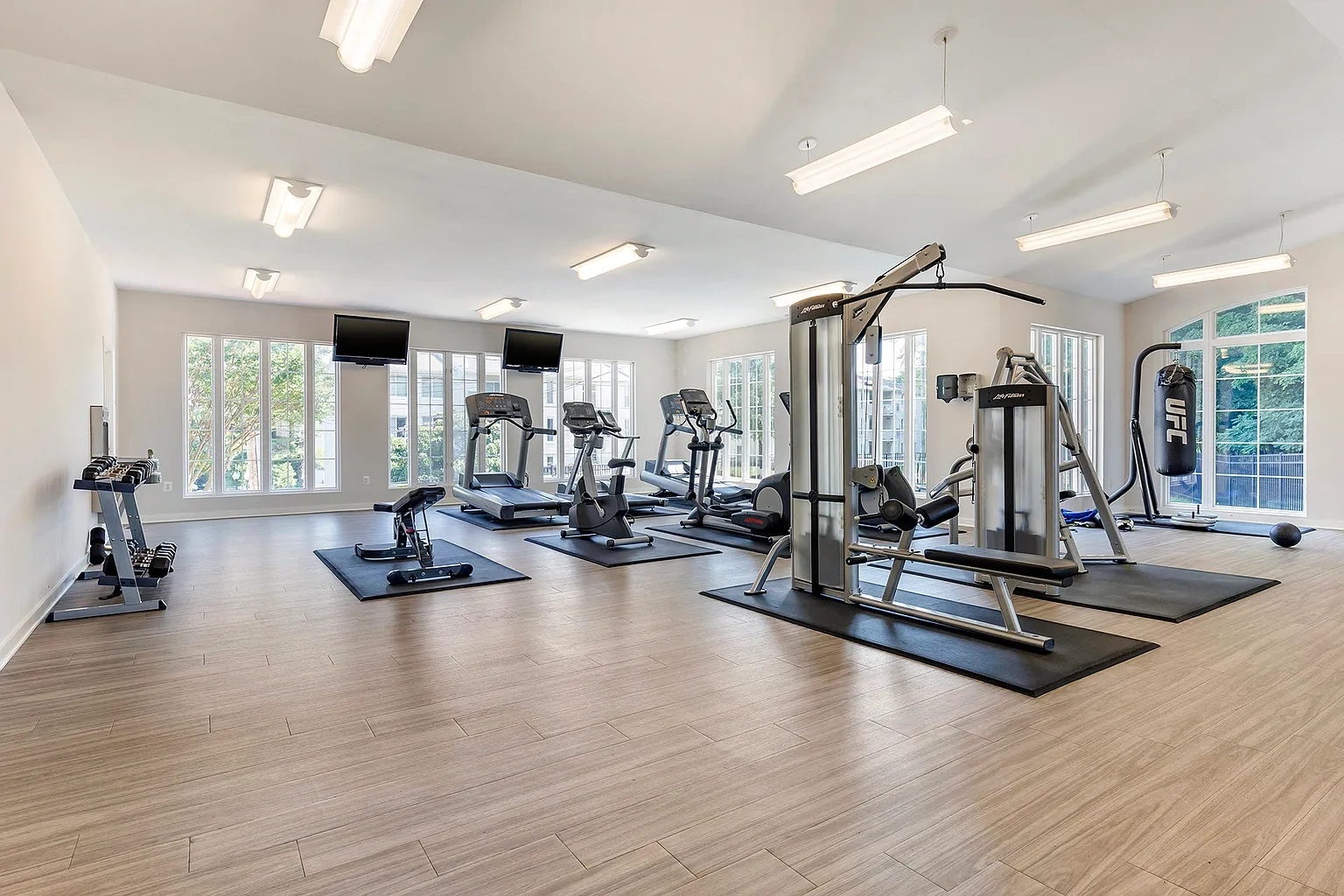 Annapolis Roads Apartments – photo 4
