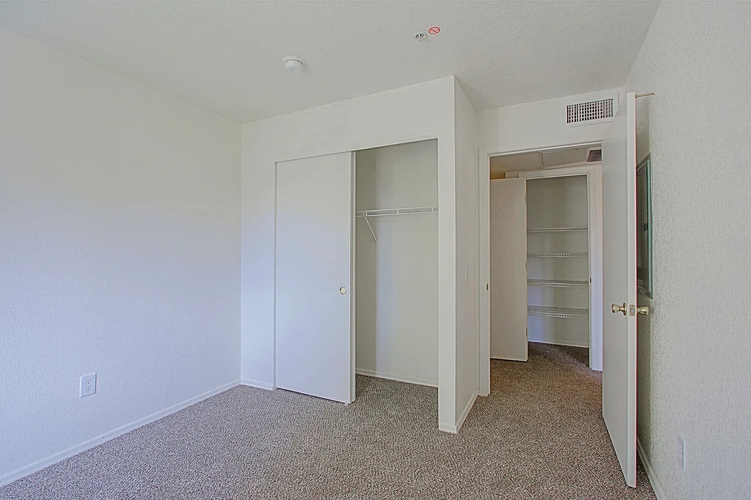 Villa Serena Apartments – photo 1