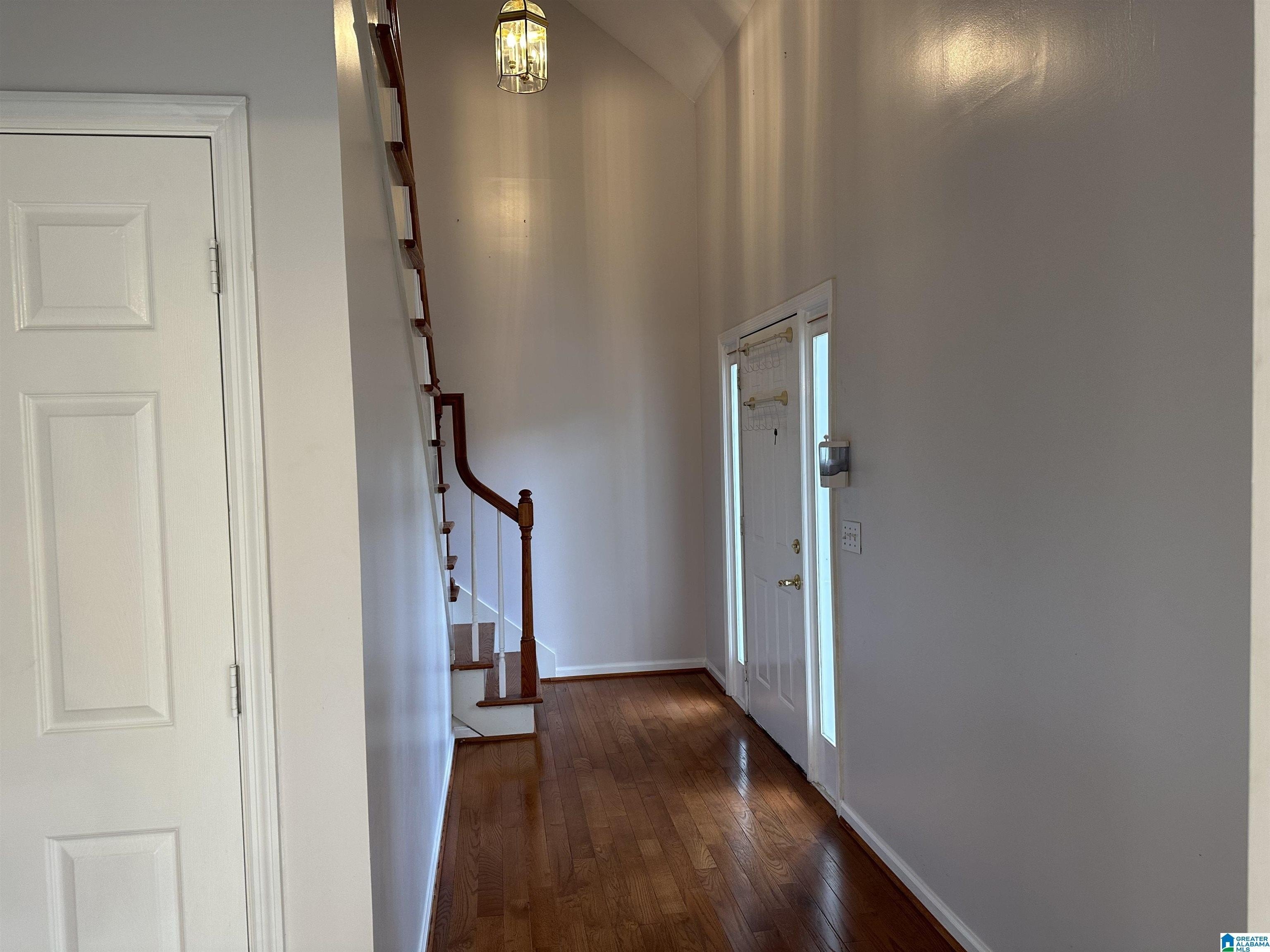 1715 Columbiana Ln – photo 3