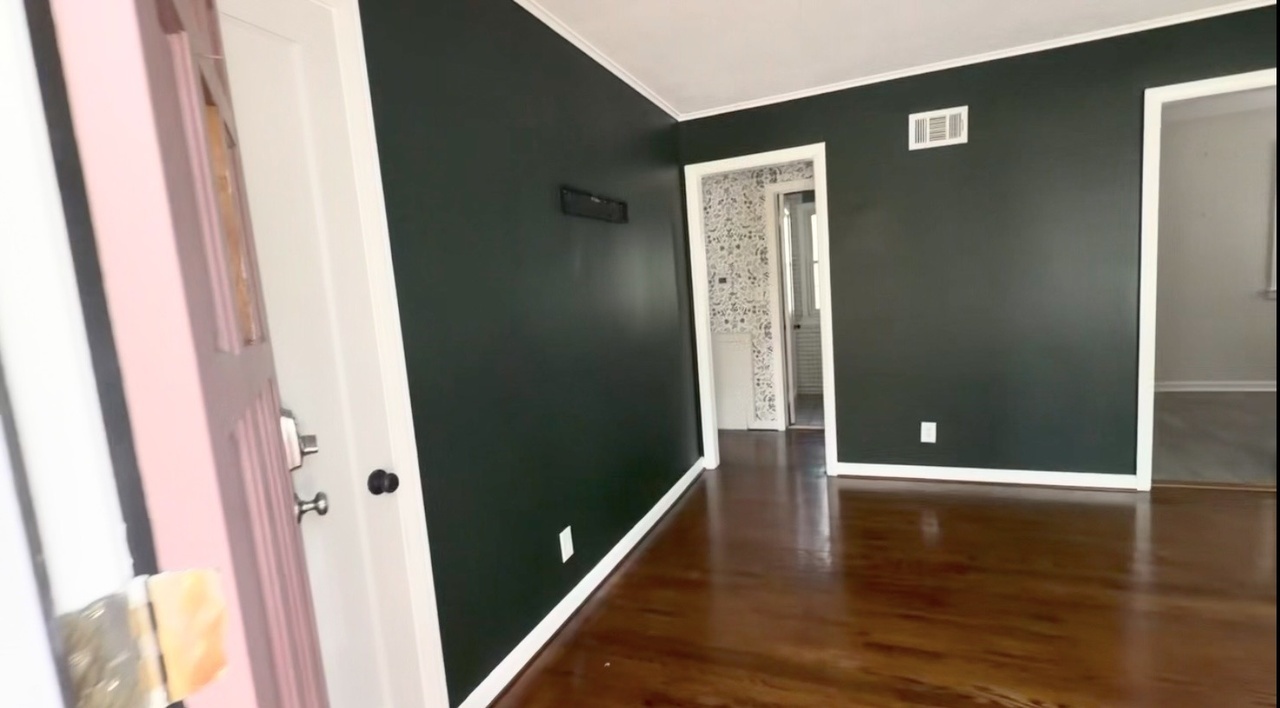 2331 Rowland Ave – photo 4