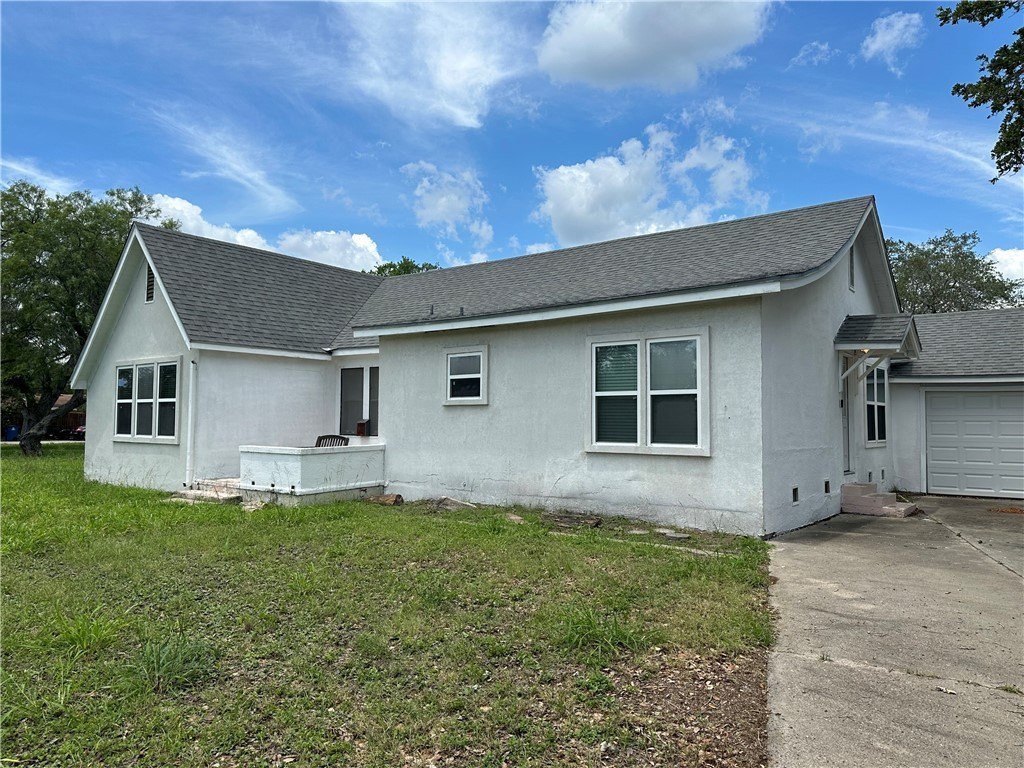 1005 E Fulton St – photo 1
