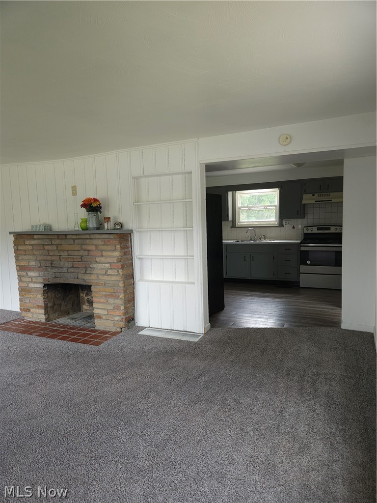 4660 Darrow Rd – photo 5