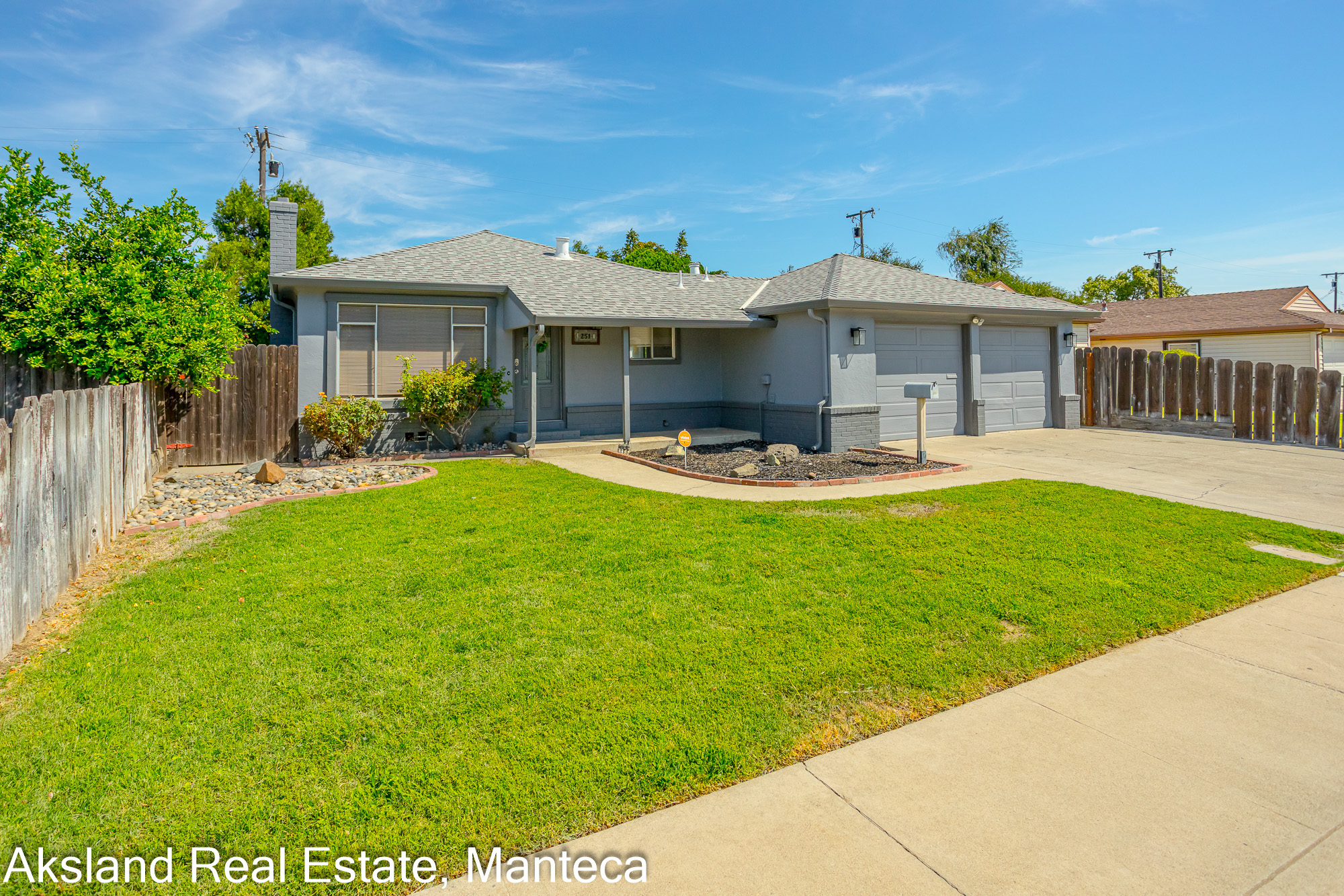 251 W Kent St – photo 2