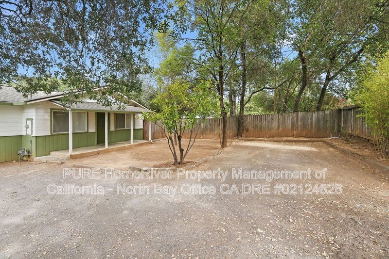 1040 S Cloverdale Blvd – photo 2