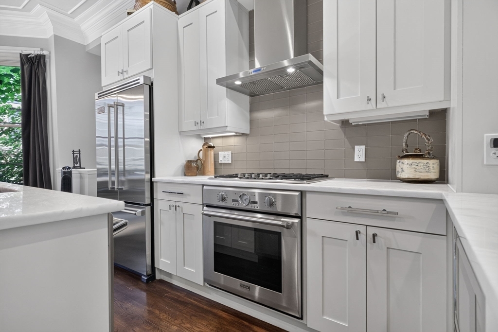 14 Hereford St unit 1 – photo 4