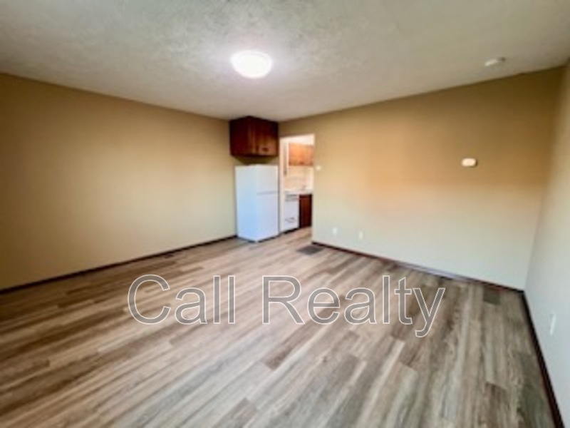 5225 N Crestline St – photo 2