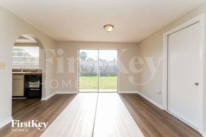 1007 Coldstream Ct – photo 5