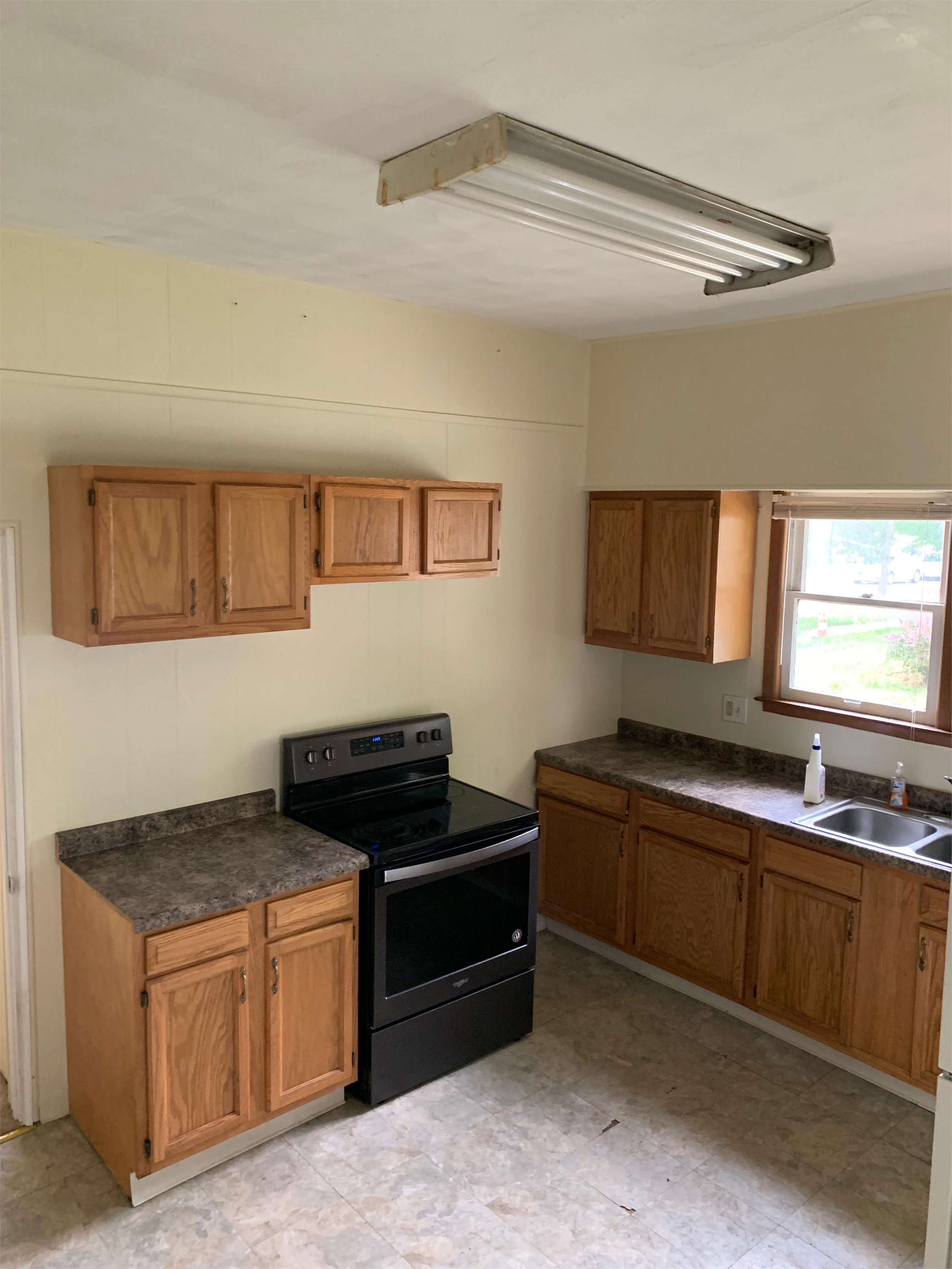 35 S May Ave – photo 1