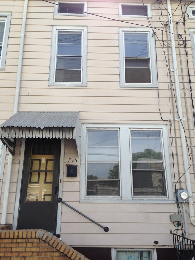755 Beatty St – photo 1