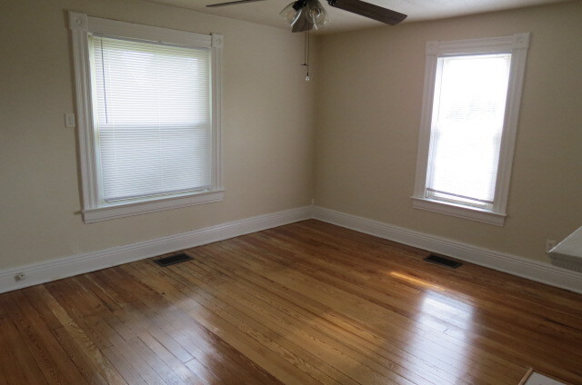 2802 W Old Duvall Ct – photo 4