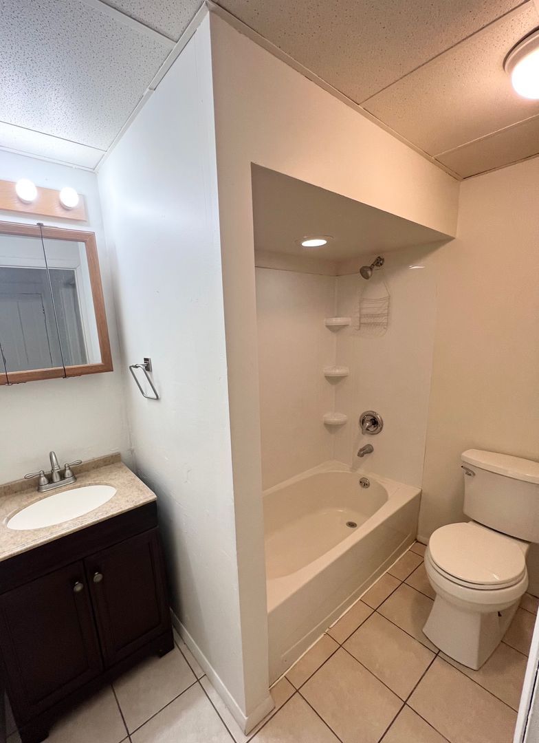 135 Koehler St unit Unit 1 – photo 4