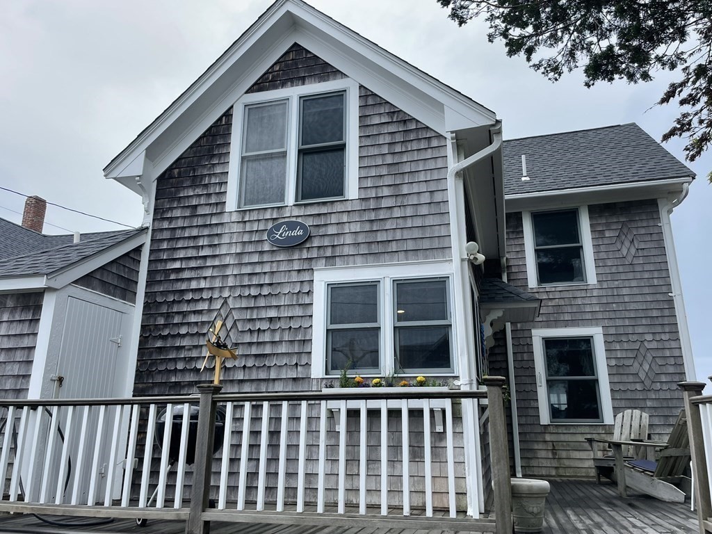 230 Bay Ave unit 230 – photo 2