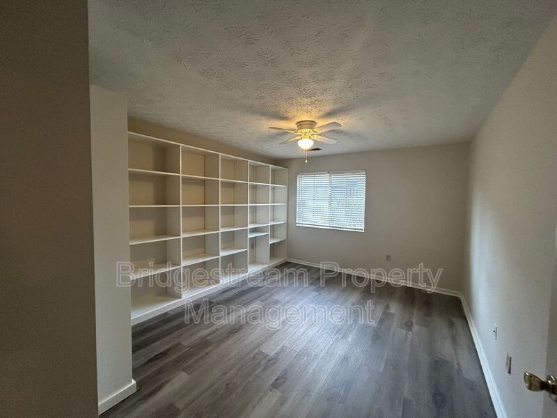 6615 Hedington Square unit 2 – photo 5