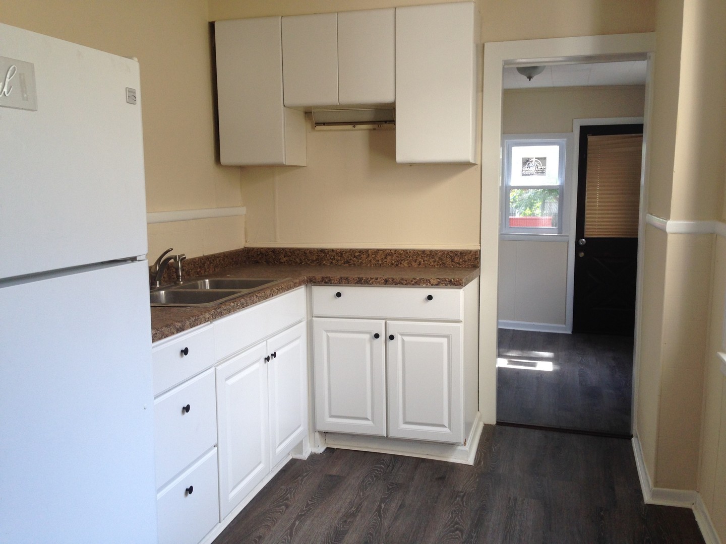 755 Beatty St – photo 2