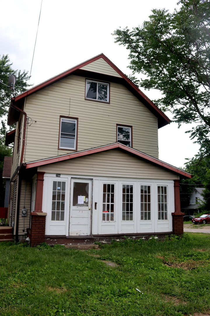796 Brown St – photo 2