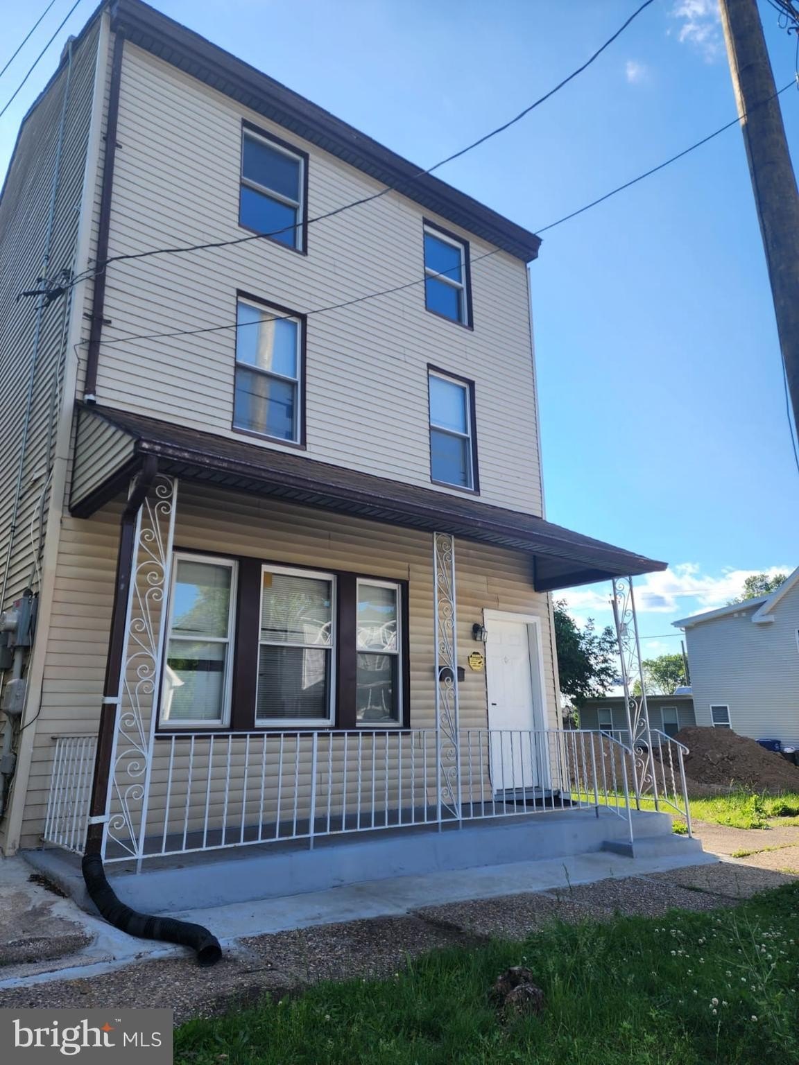 211 Broad St – photo 2