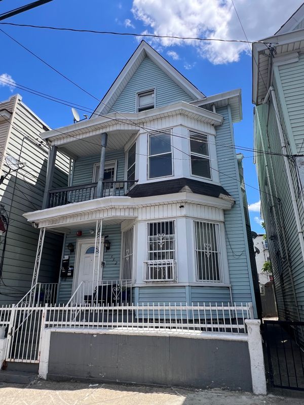 552 River St unit B – photo 1