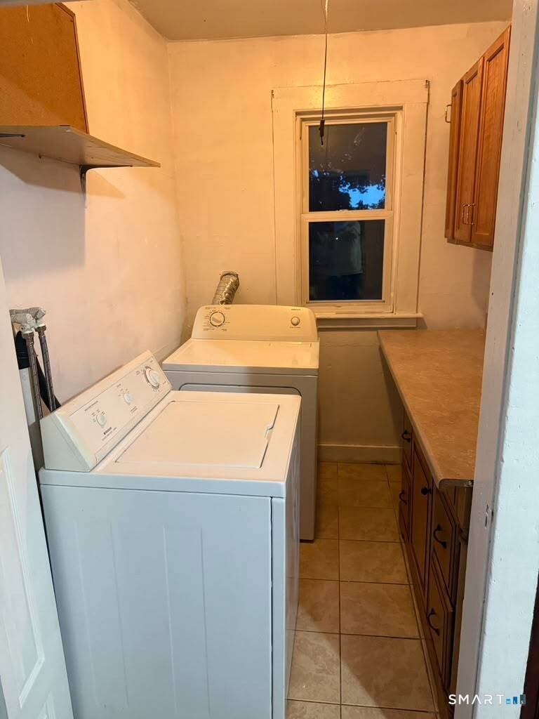 727 East St – photo 5