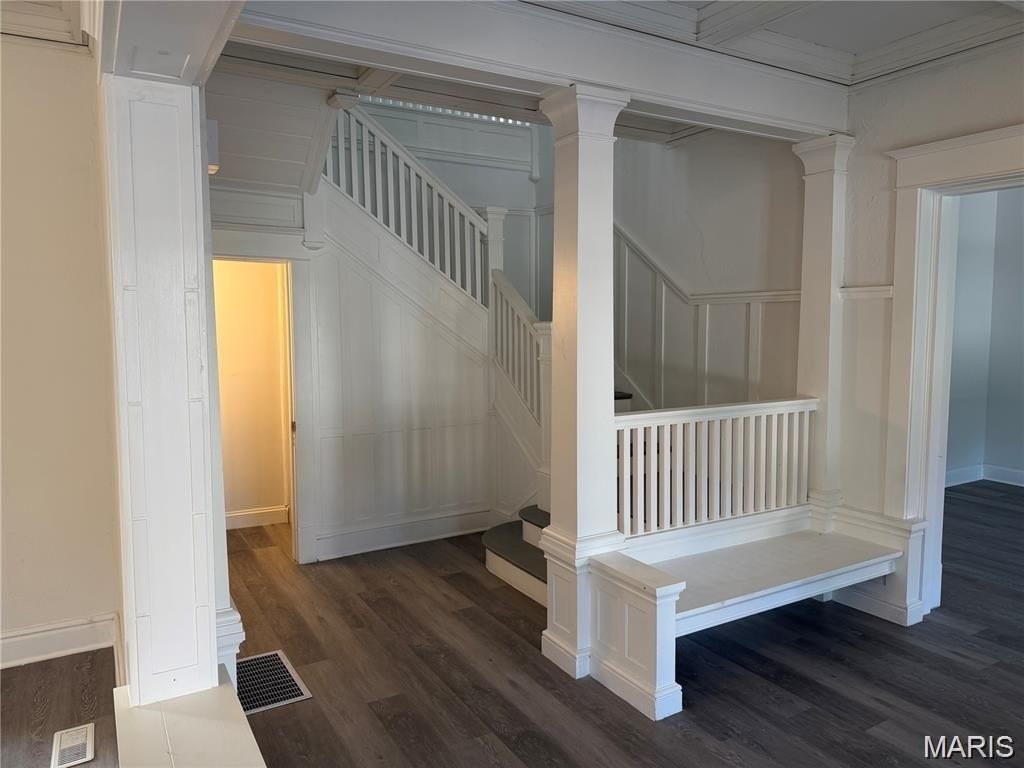 570 Washington Pl – photo 3