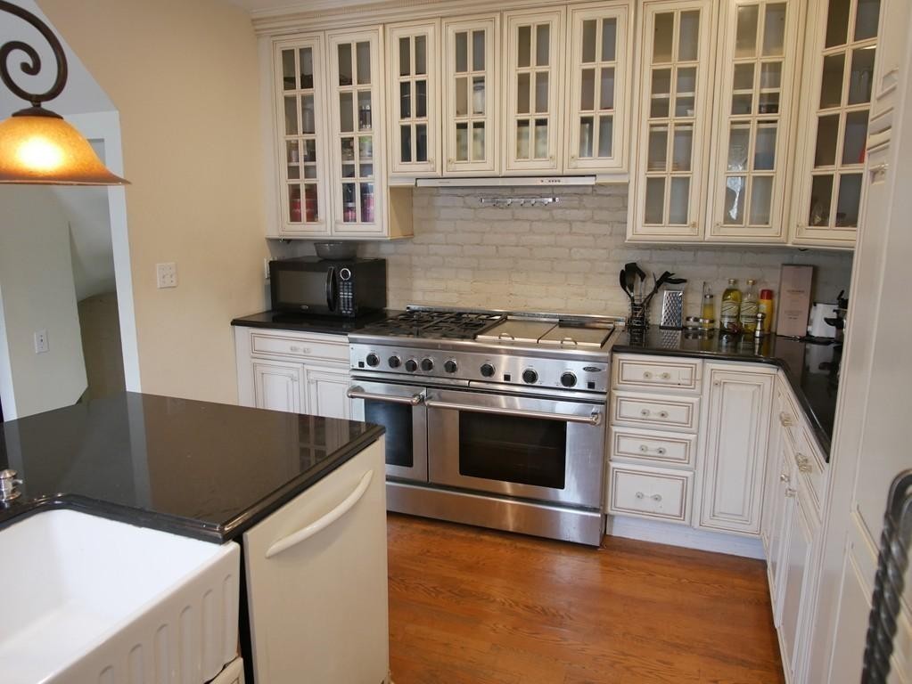 32 Warwick St unit 0 – photo 3