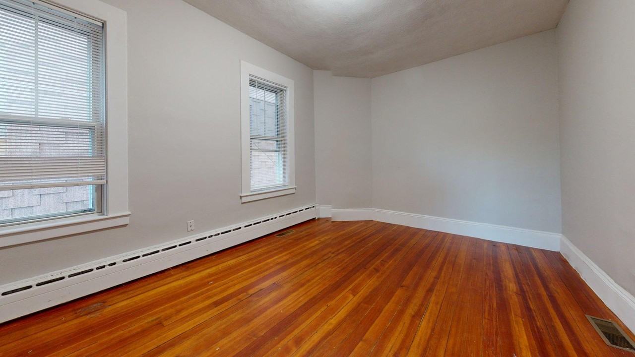 677 Bennington St unit 1 – photo 5