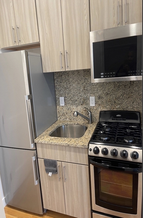 16 5th St unit 18 – photo 3