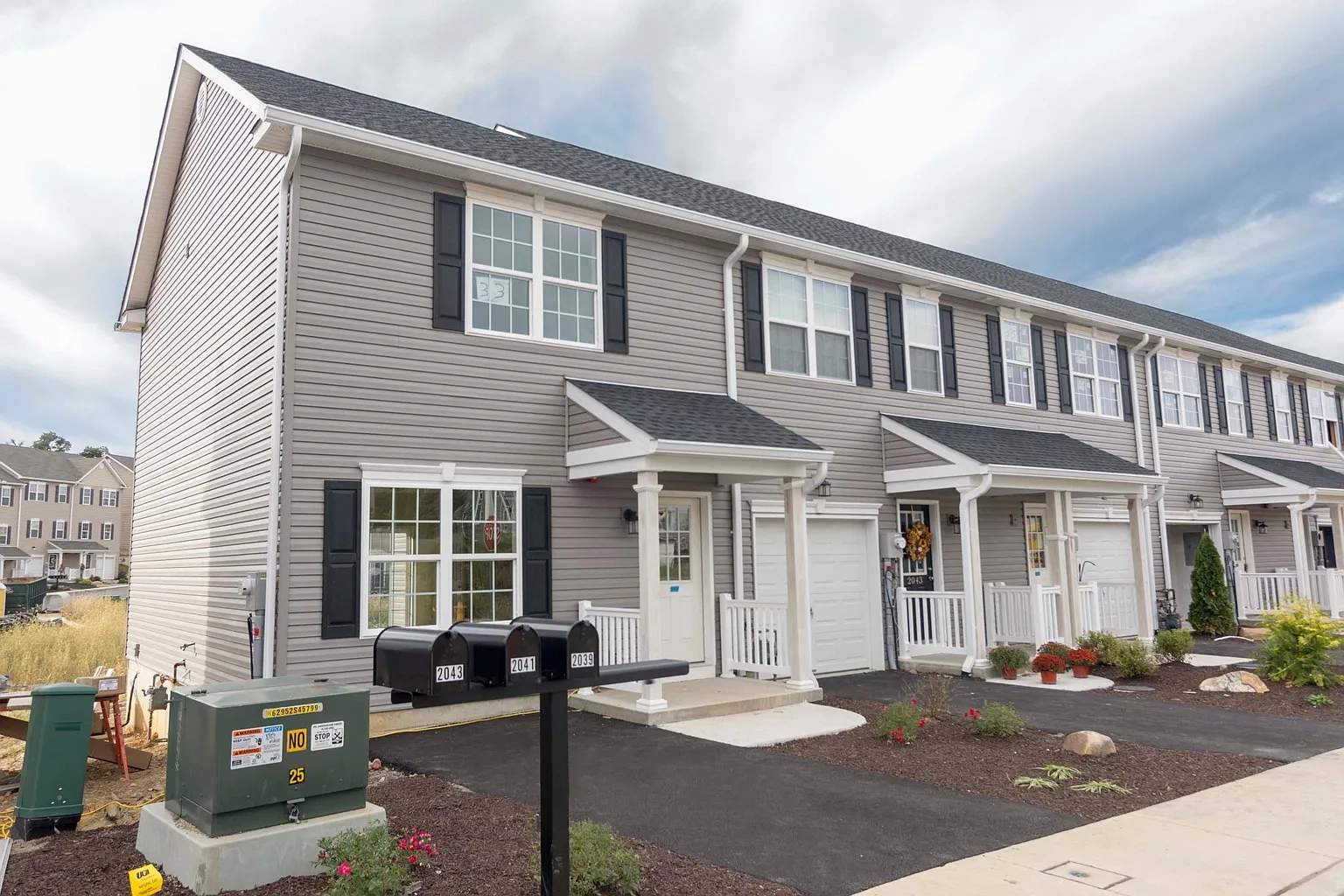 Arey Lane Townhomes – photo 2