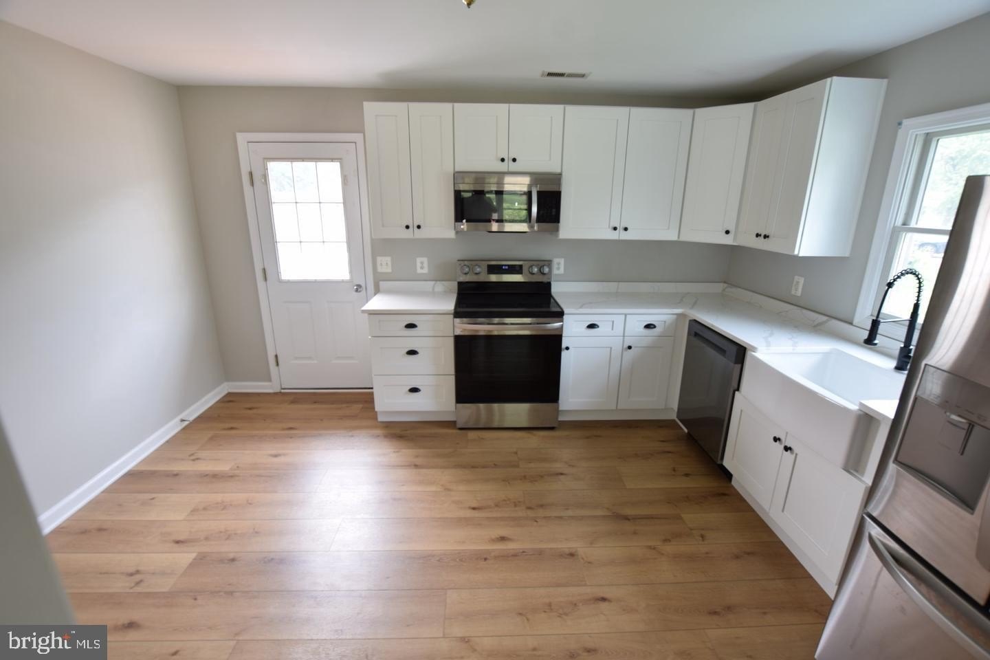 6808 Main St – photo 4