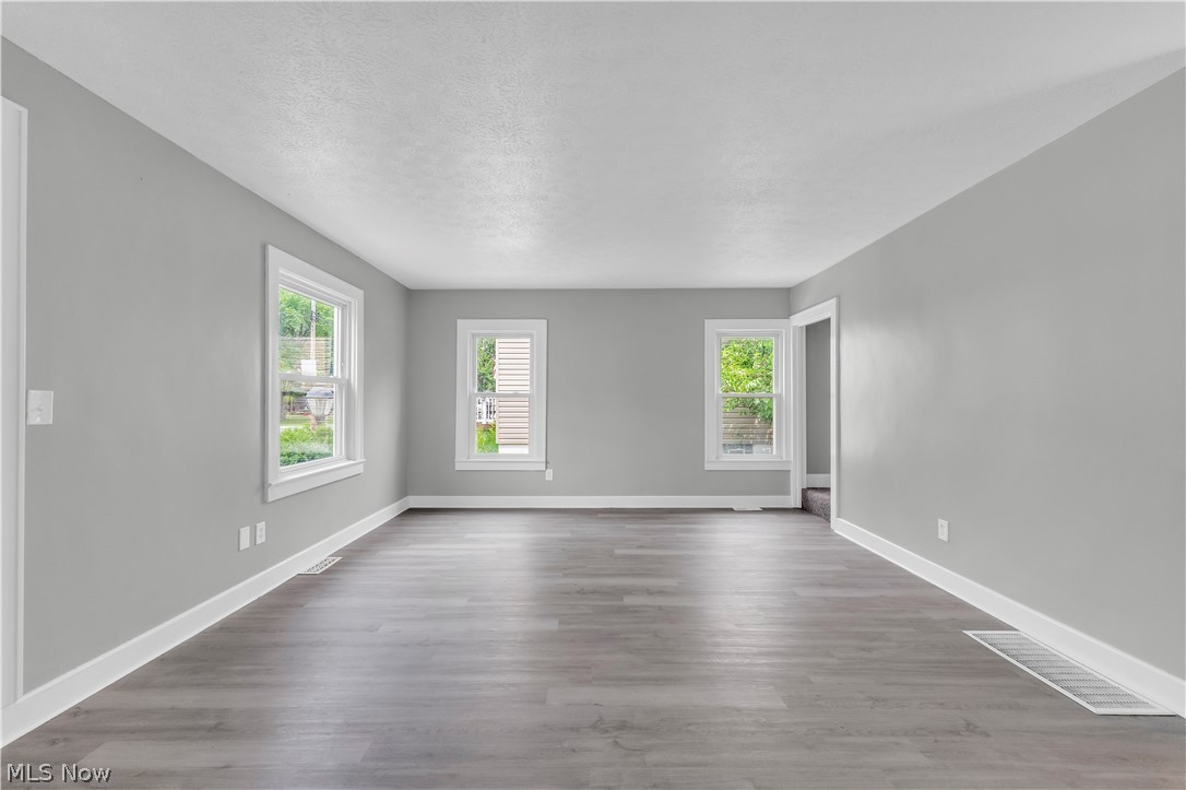 1083 Eastlake Dr – photo 5