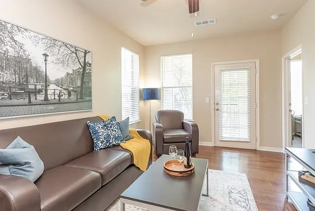 Independence Place West Fayetteville – photo 2