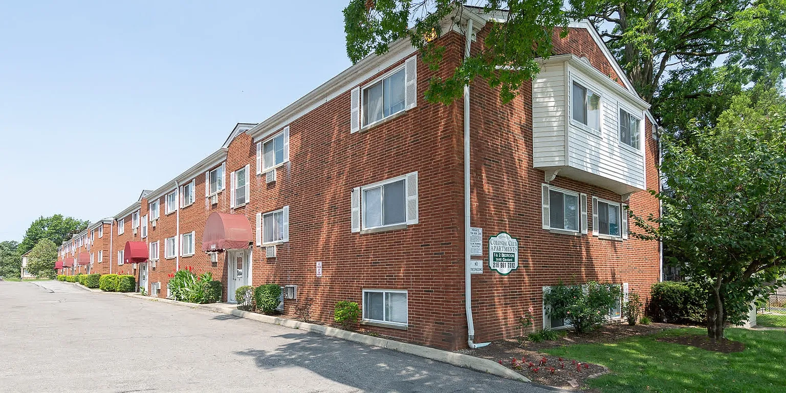 Colonial Club Apartments – photo 2