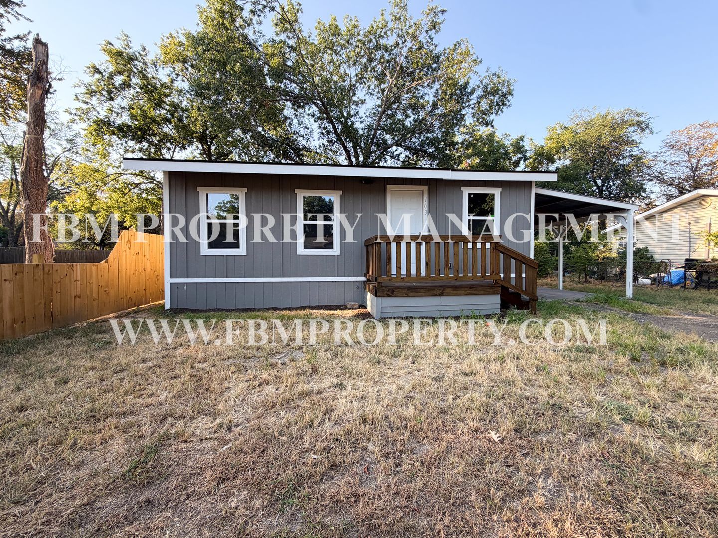 103 E Allyn Ave – photo 1