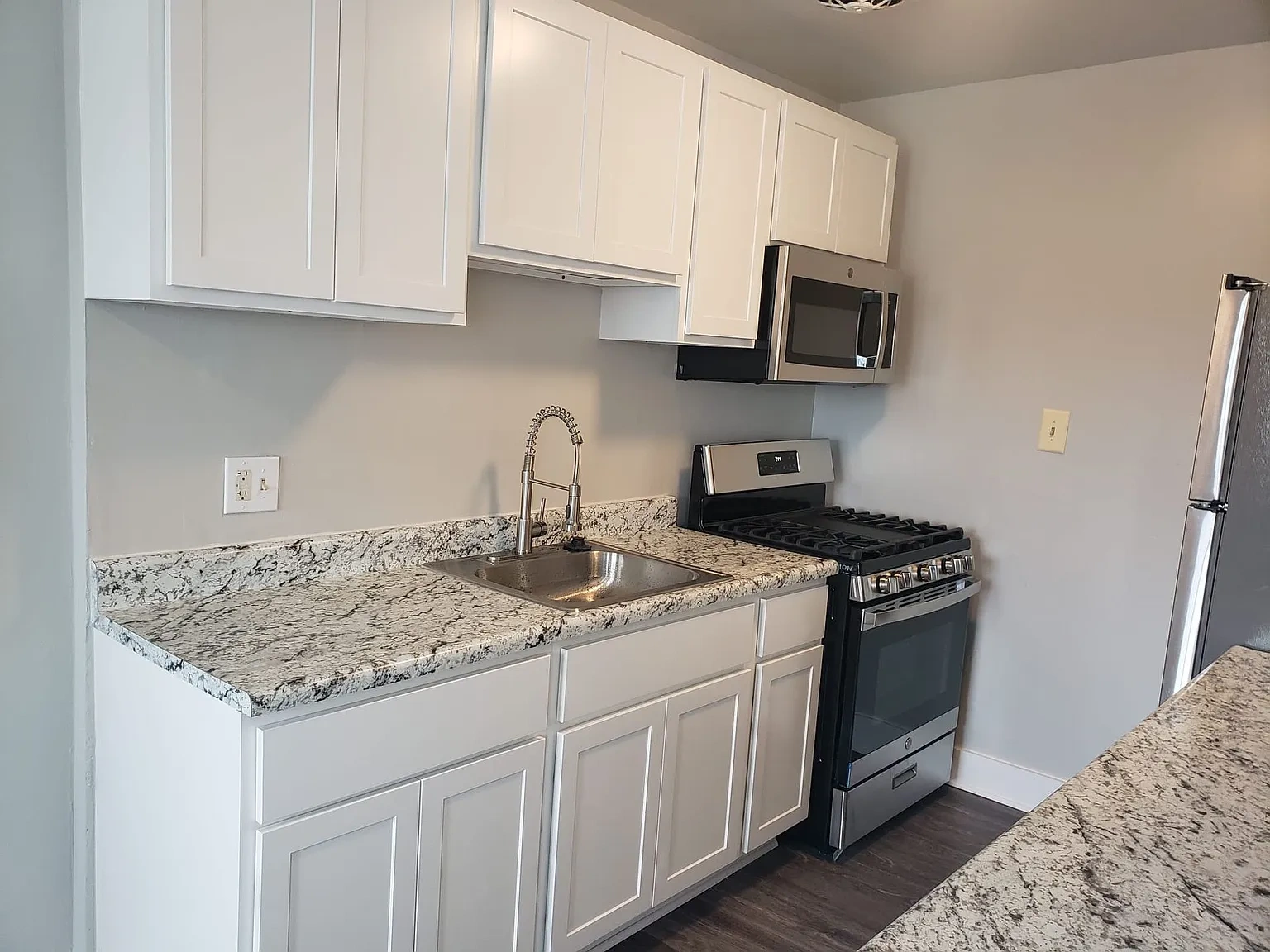 The Swift and The Current Apartments – photo 2