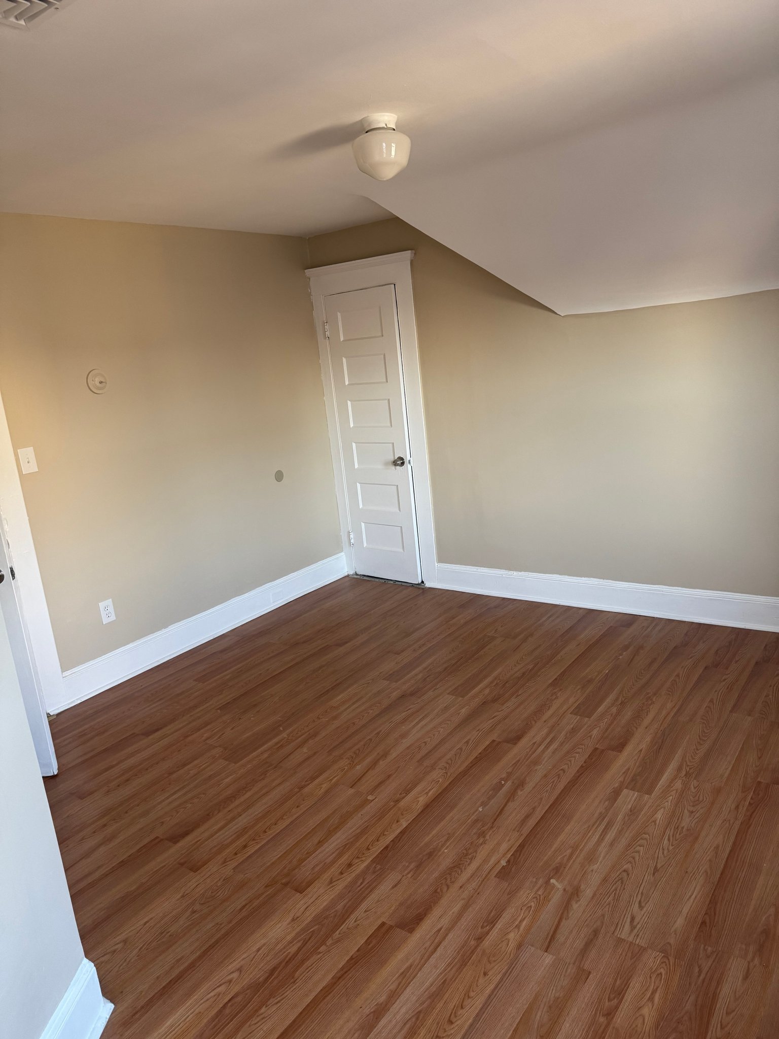896 Howard Ave unit 3 – photo 5
