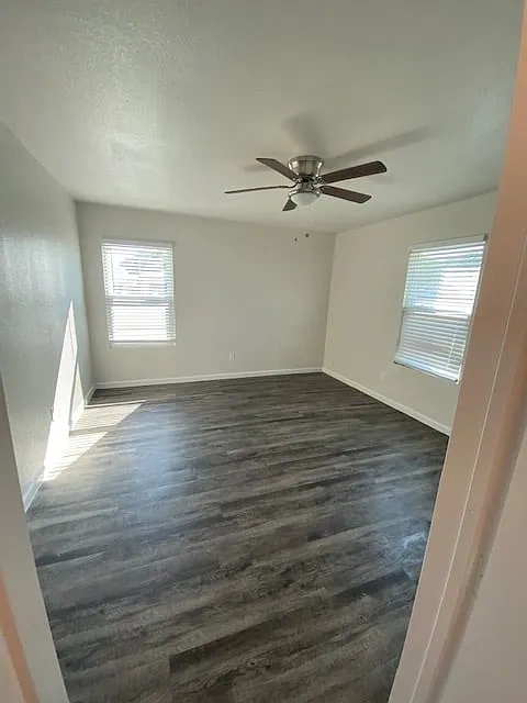 Admiral and Brittany Apartments – photo 1