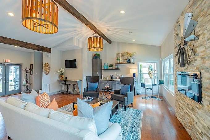 Woodhollow Apartment Homes – photo 5
