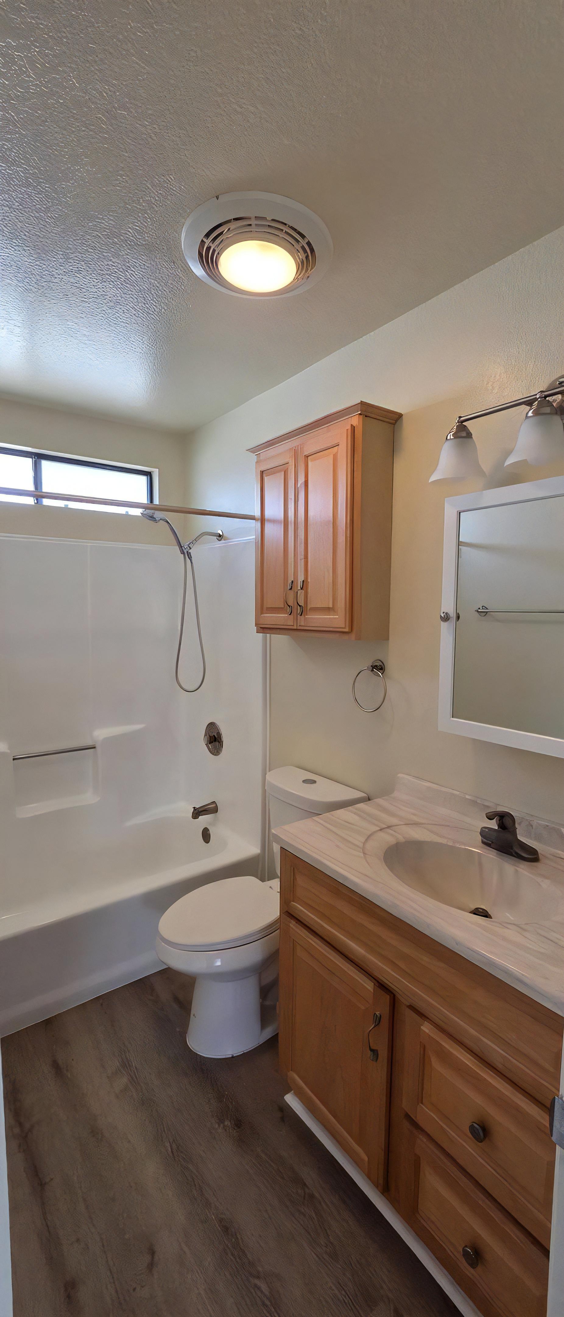 470 8th St – photo 4